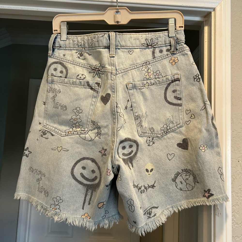 WILD FABLE SMILEY FACE DISTRESSED SHORTS